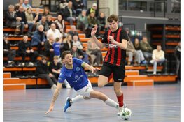 FC Marlène klopt rood aanlopend VIOS '79