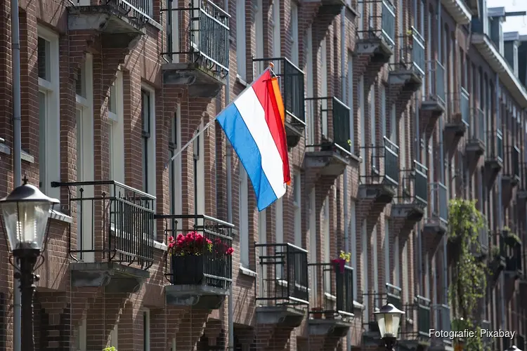 Nederlandse vlag buiten: ga je voor gezoomd of bandclips?