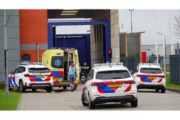 Gevangenisbewaarder in nek gestoken in gevangenis in Heerhugowaard