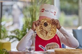 Vijf basisscholen in gemeente Dijk en Waard bakken pannenkoeken voor ouderen