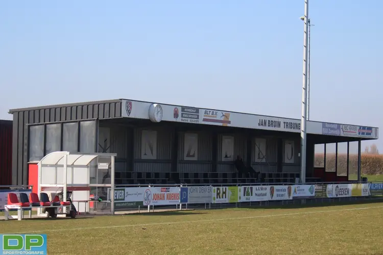 Con Zelo in slotfase naast Hugo Boys