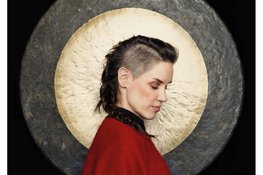 Magische muziek en bezielde verhalen van Nynke Laverman in Cool