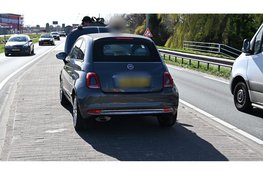 Kop-staartbotsing met drie voertuigen op N242