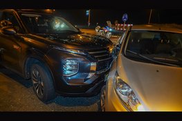 Veel schade na ongeval op rotonde A.C. De Graafweg