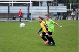 HUBO Schoolvoetbaltoernooi Dijk en Waard in volle gang