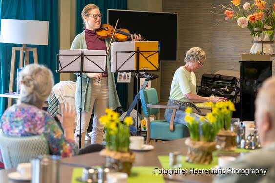 Cool Roadshow brengt muziek in zorginstellingen
