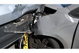 Kop-staartbotsing op N242 bij Heerhugowaard