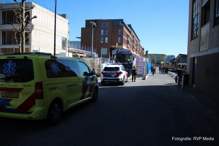 Fietser gewond na aanrijding met scooter op Parelhof Heerhugowaard