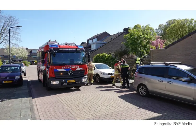Bewoner blust eigenhandig brandje in schuur