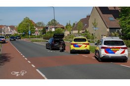 Scooterrijder lichtgewond na botsing achterop auto in Heerhugowaard