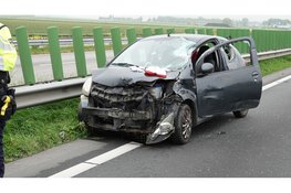 Gewonde en veel schade bij ongeval op N242