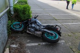 Motorrijder met spoed naar ziekenhuis na eenzijdig ongeval in Heerhugowaard