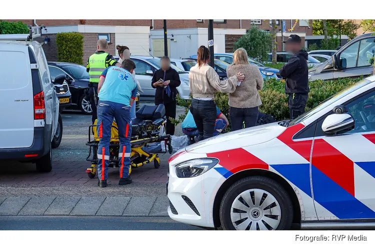 Fietser gewond na aanrijding met bestelbus