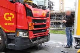 Flinke schade na ongeval tussen meerdere voertuigen op N242 bij Heerhugowaard
