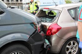 Flinke schade na ongeval tussen meerdere voertuigen op N242 bij Heerhugowaard