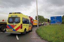Flinke schade na ongeval tussen meerdere voertuigen op N242 bij Heerhugowaard