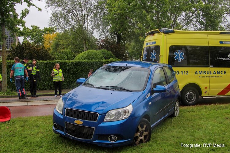 Fietster zwaargewond na aanrijding met auto in Heerhugowaard