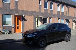 Auto beschadigd na explosie in Heerhugowaard