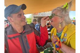 Wethouder Ester Leibbrand opent jubileumeditie zomerfestival van Esdégé-Reigersdaal