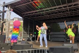 Grachtenparade kleurrijk hoogtepunt van Alkmaar Pride 2026