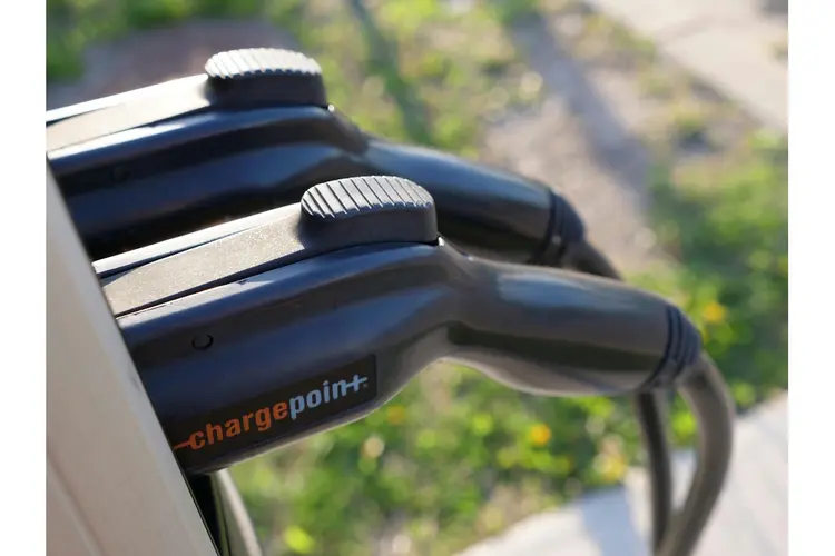 Thuisbatterij in 2026: waarom steeds meer huishoudens de overstap maken
