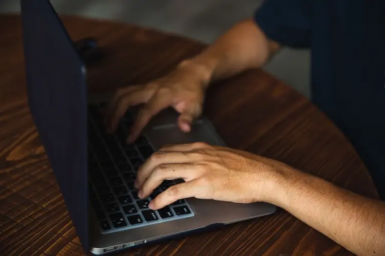 Van babyboomers tot generatie Z: hoe verschillende generaties in Heerhugowaard het internet leren kennen