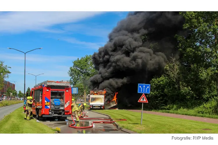 Bakwagen volledig uitgebrand in Heerhugowaard