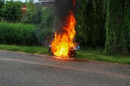 Scooter volledig uitgebrand aan de Vosmaerlaan in Heerhugowaard