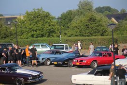 Night Cruise Heerhugowaard: Gelijkgestemden treffen elkaar bij car-meeting Strand van Luna