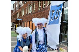 Groot feest op vrijdag 14 augustus aan het van Eedenplein 3 want de Mascottes Tassie en Ties vieren hun 'verjaardag'!