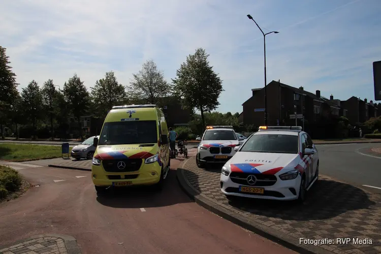 Oudere vrouw gewond bij ongeval tussen auto en driewieler