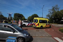 Oudere vrouw gewond bij ongeval tussen auto en driewieler