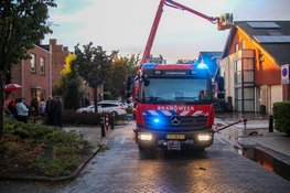 Blikseminslag veroorzaakt brand op dak van woning Heerhugowaard