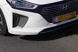 Jonge vrouw gewond na aanrijding met auto op Haringvliet in Heerhugowaard