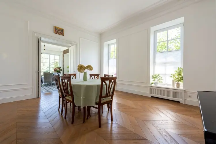 MDF, hardhout of PVC: welk plintmateriaal past bij jouw woning?