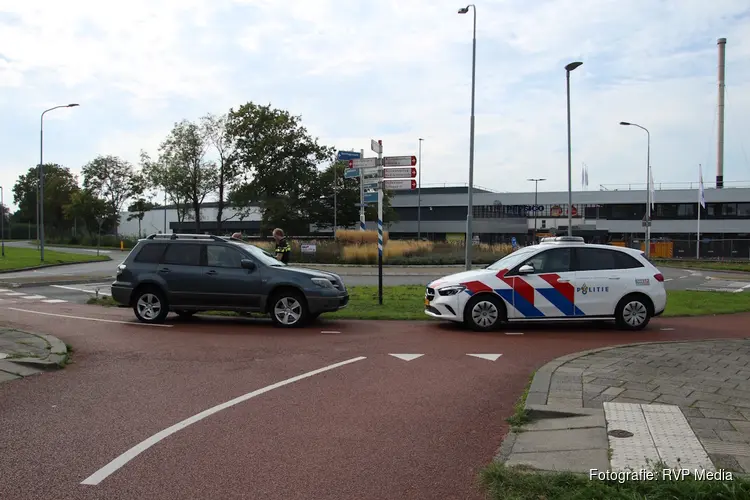 Fietser naar ziekenhuis na aanrijding op rotonde Westelijke Randweg in Broek op Langedijk