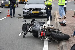 Automobilist botst achterop motorrijder op N242 bij Heerhugowaard