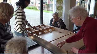 Ouderen dupe van bezuinigingen wijksteunpunten: "Eenzaamheid wordt alleen maar groter zo"