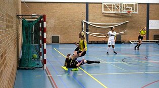 Zaalvoetbalvrouwen Reiger Boys ook komend seizoen in eredivisie